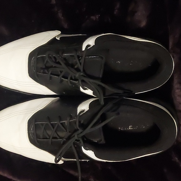 Nike Heritage Men's Golf Shoes. White/black silver swoosh. Q-lok cleats size 9 - Picture 7 of 8